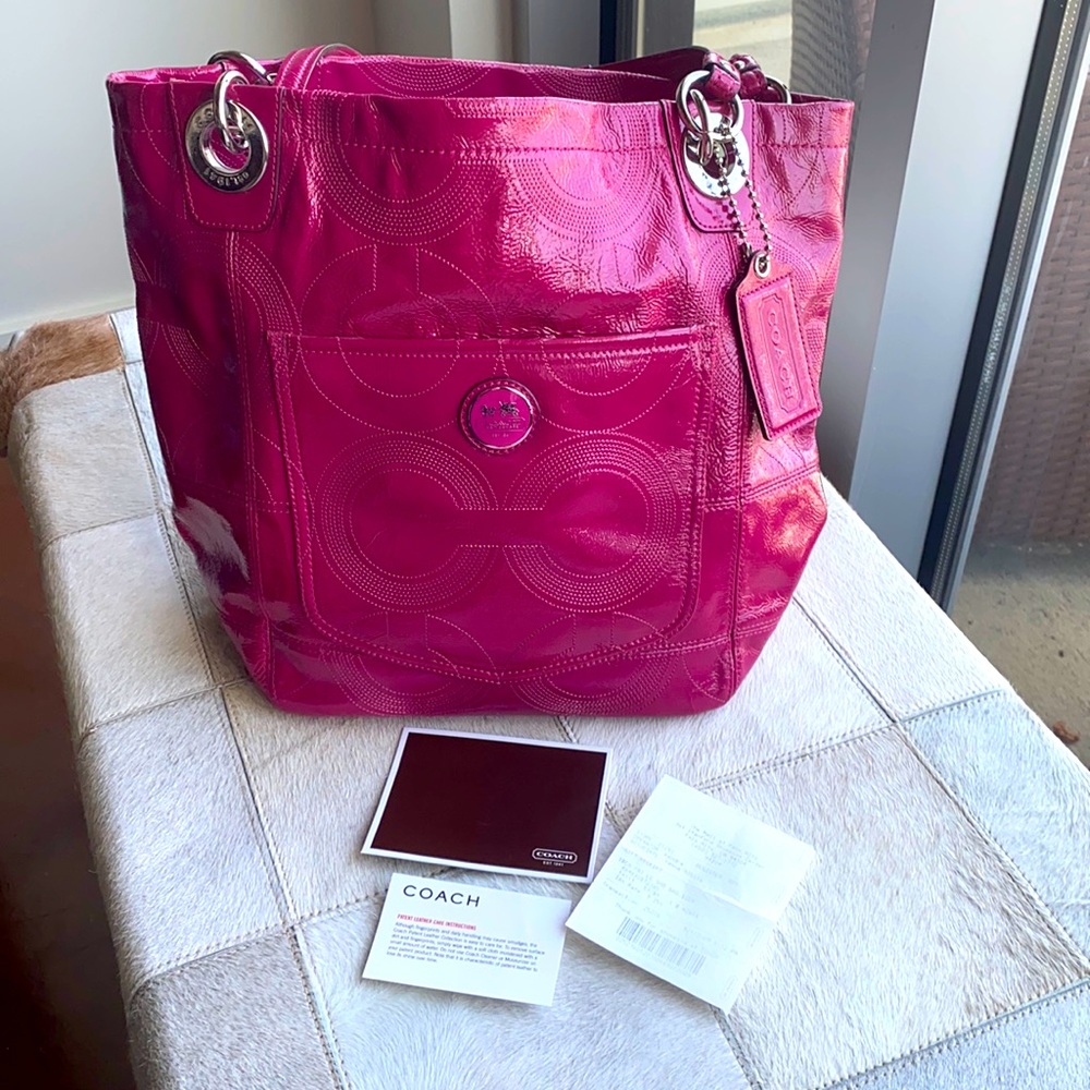 😍NWT -Authentic COACH handbag